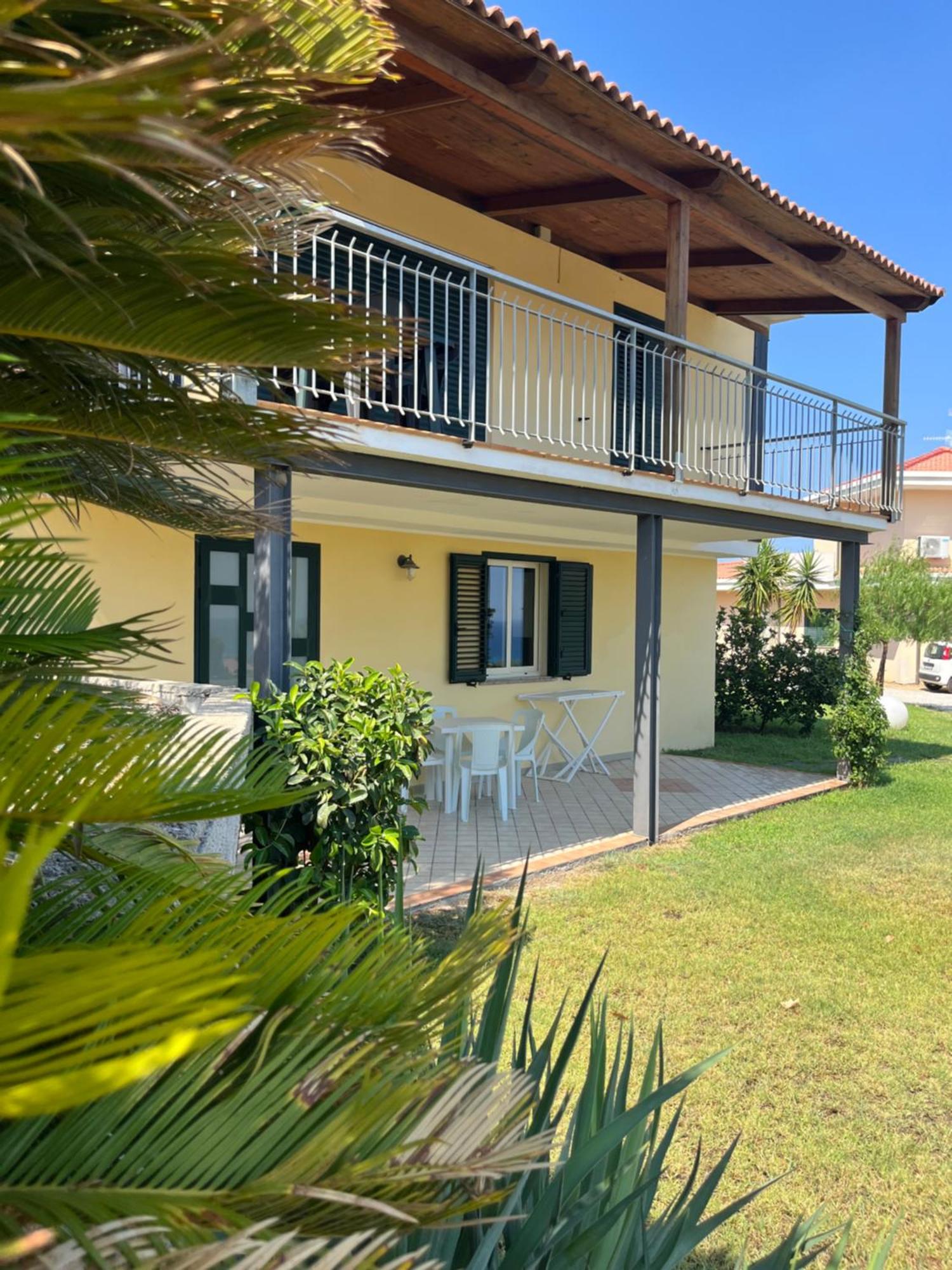 Luna Apartaments Badolato Marina Екстериор снимка